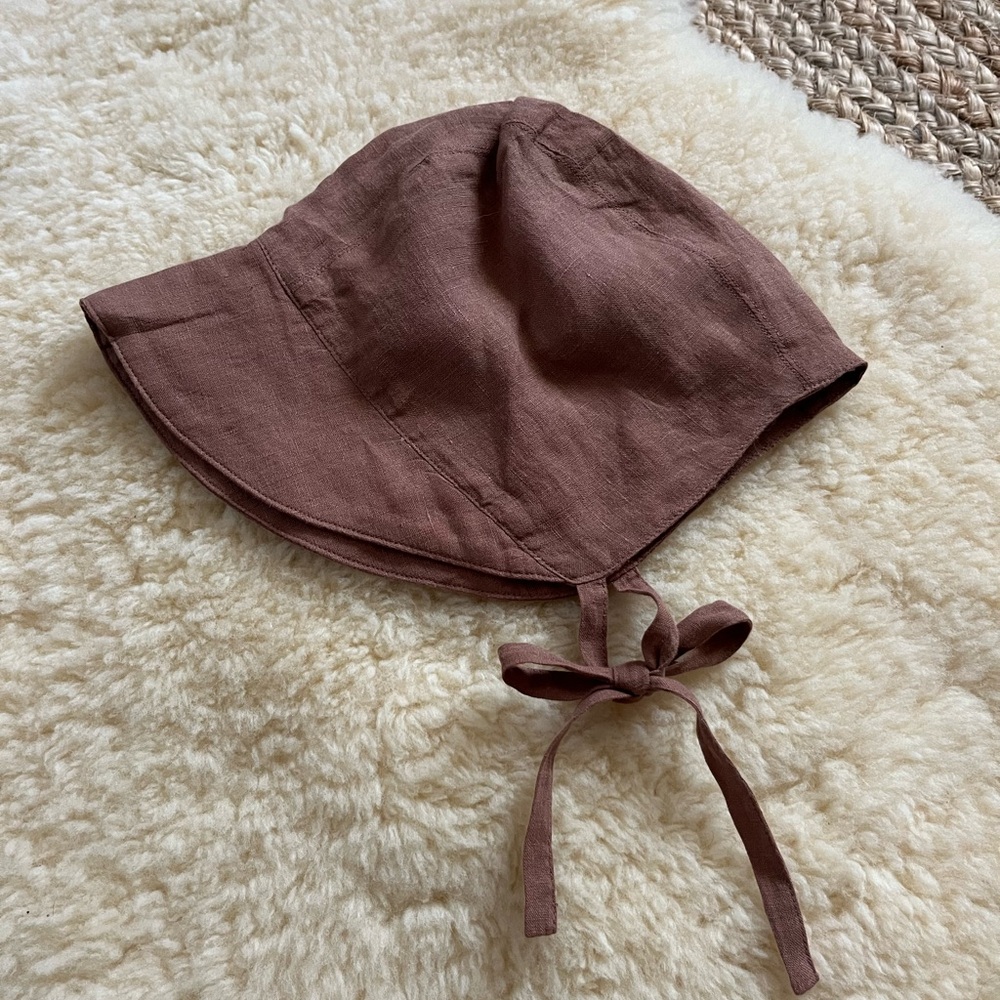 The simple folk bonnet
